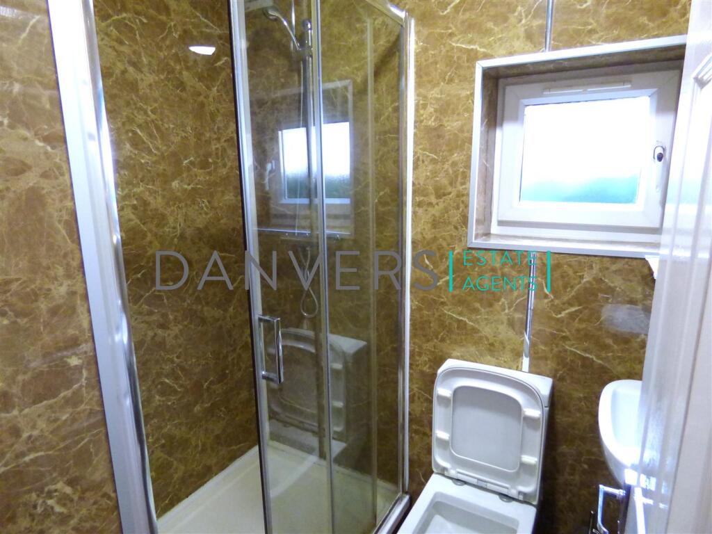 downstairs bathroom.jpg