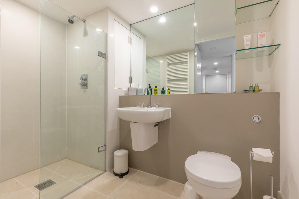 11 Victor Wharf, ...