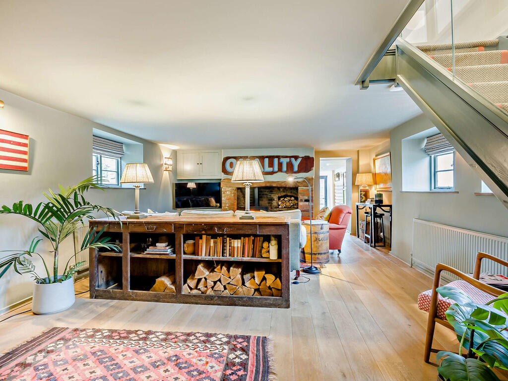 8664754-interior2...