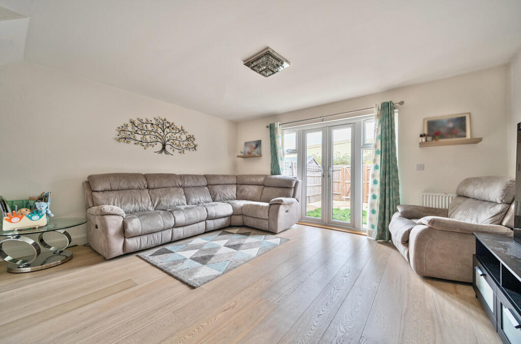 1372440-8-6903709...