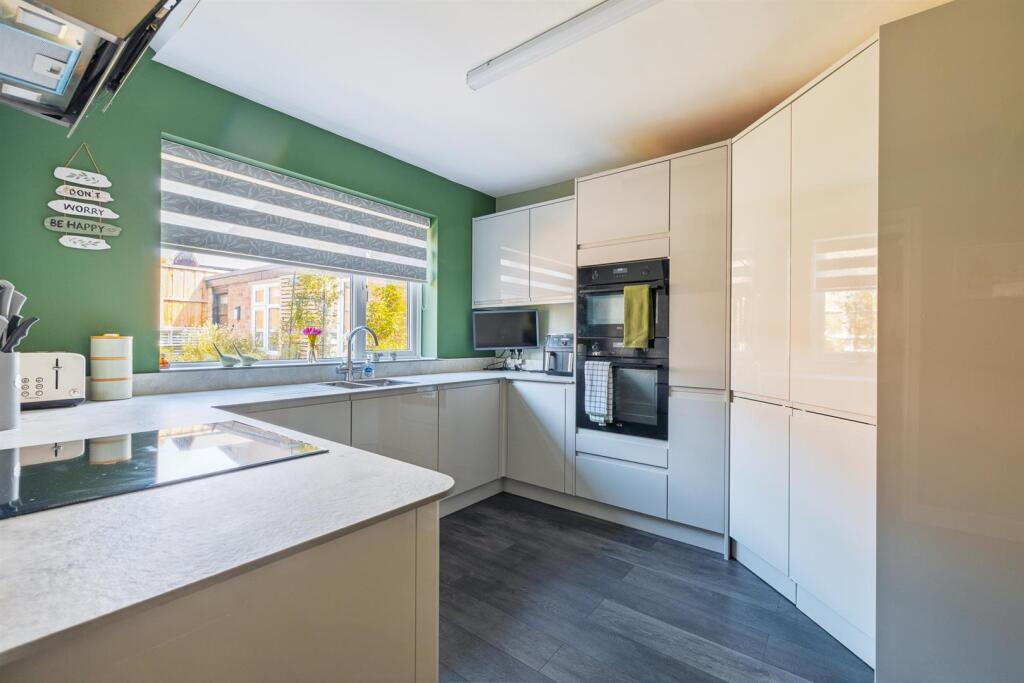 4 Bushell Close-34.jpg