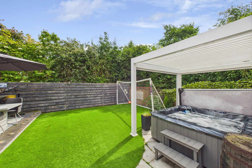 CAM05454G0-PR0014-STILL011