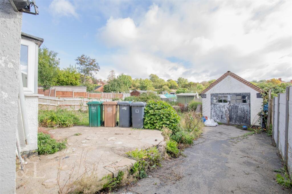 12 Thorntree (6).jpg