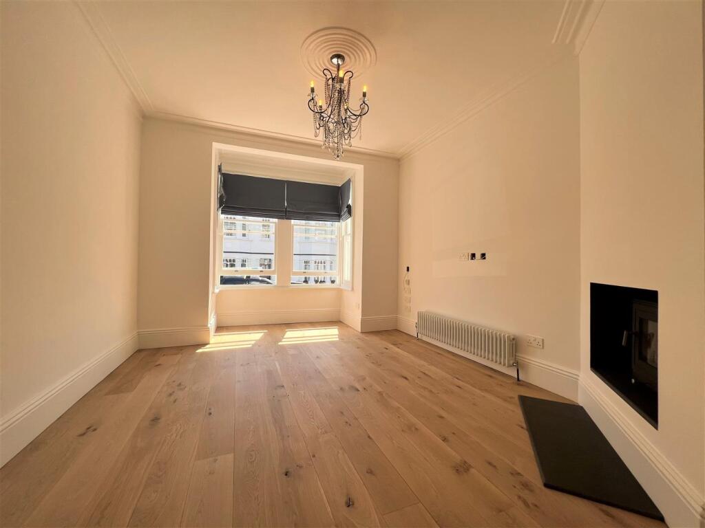 Living Room.jpg