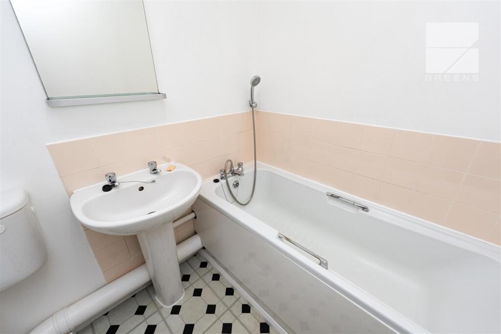 Flat 9, 116 Burnham Road_0013.jpg