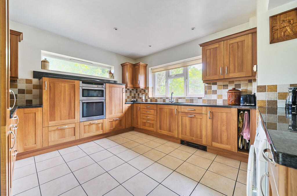 1304483-13-6846e3...