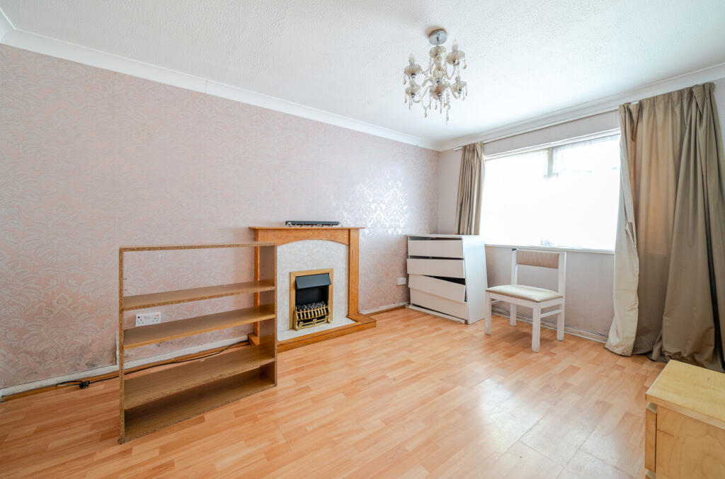 1353747-9-68c0090...