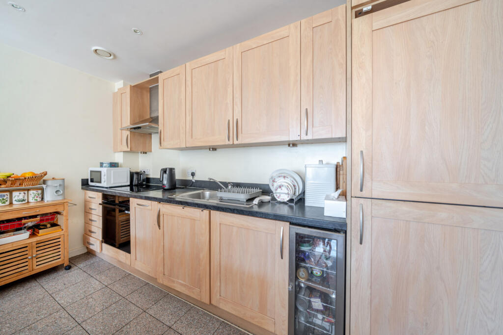 1346796-12-68bac0...