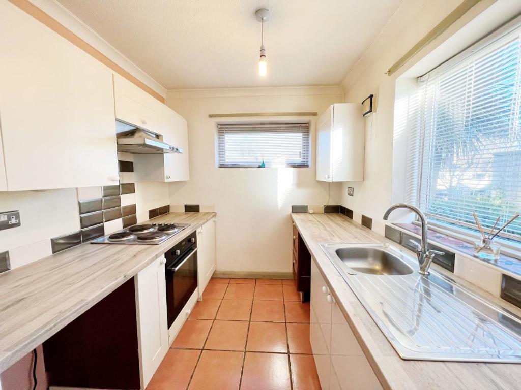 Kitchen pic 1.jpg