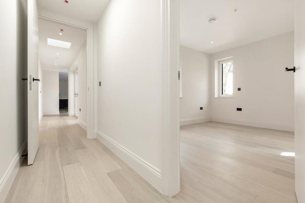 Hallway.jpg