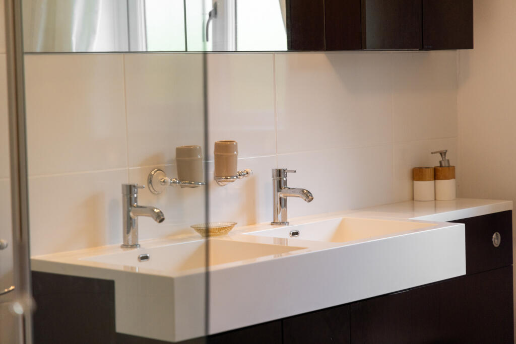 20240805-1238_Maison Haus - 4 Brookhouse Mill Ln, 