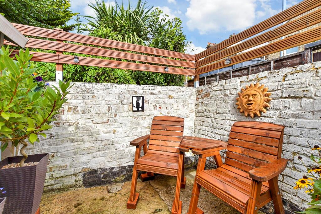 External Lifestyle Photograph