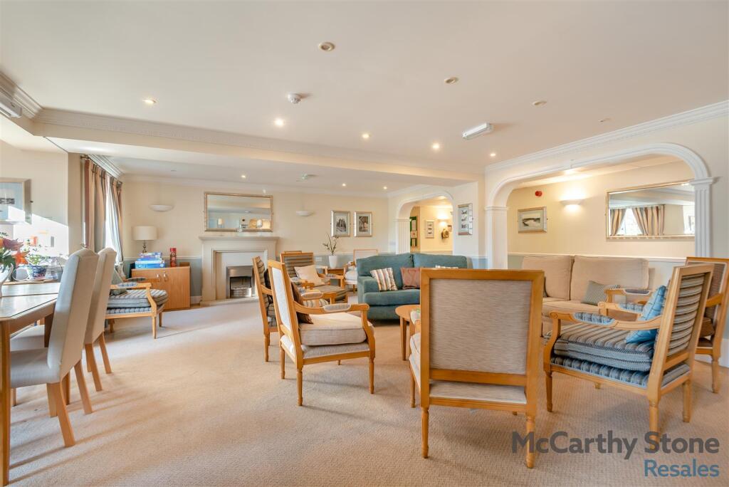 8672121-interior12.jpg