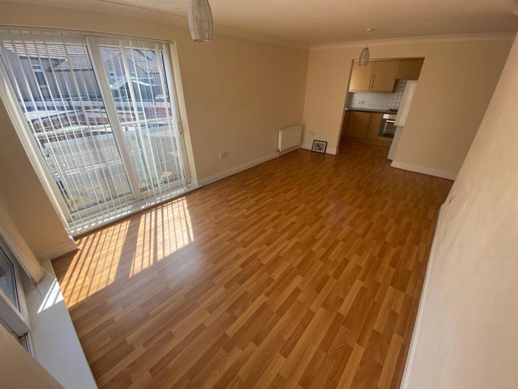 lounge 3.jpg