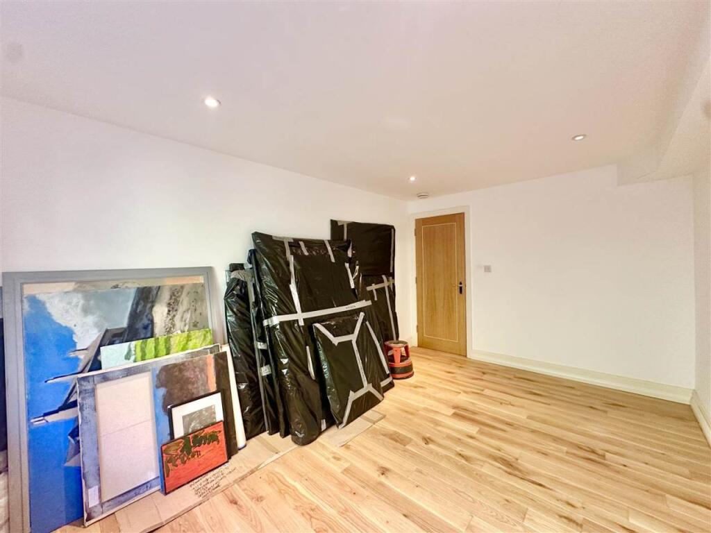 Second bedroom