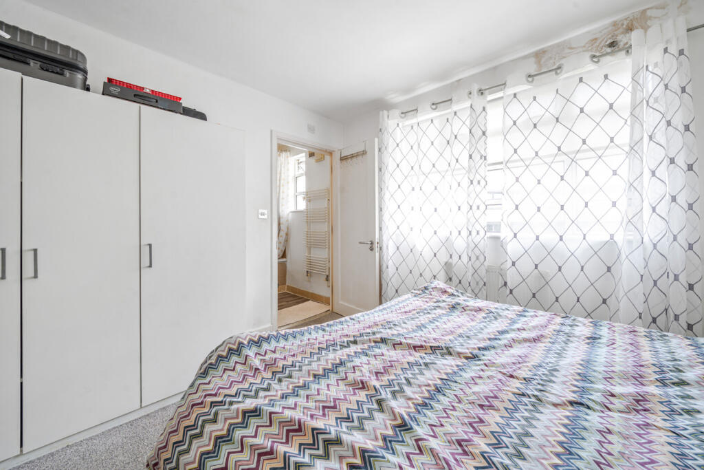 1302612-10-683d90...