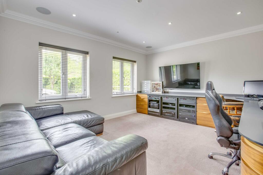 80 Gregories Road, HP9 1HL (LOW RES)-18