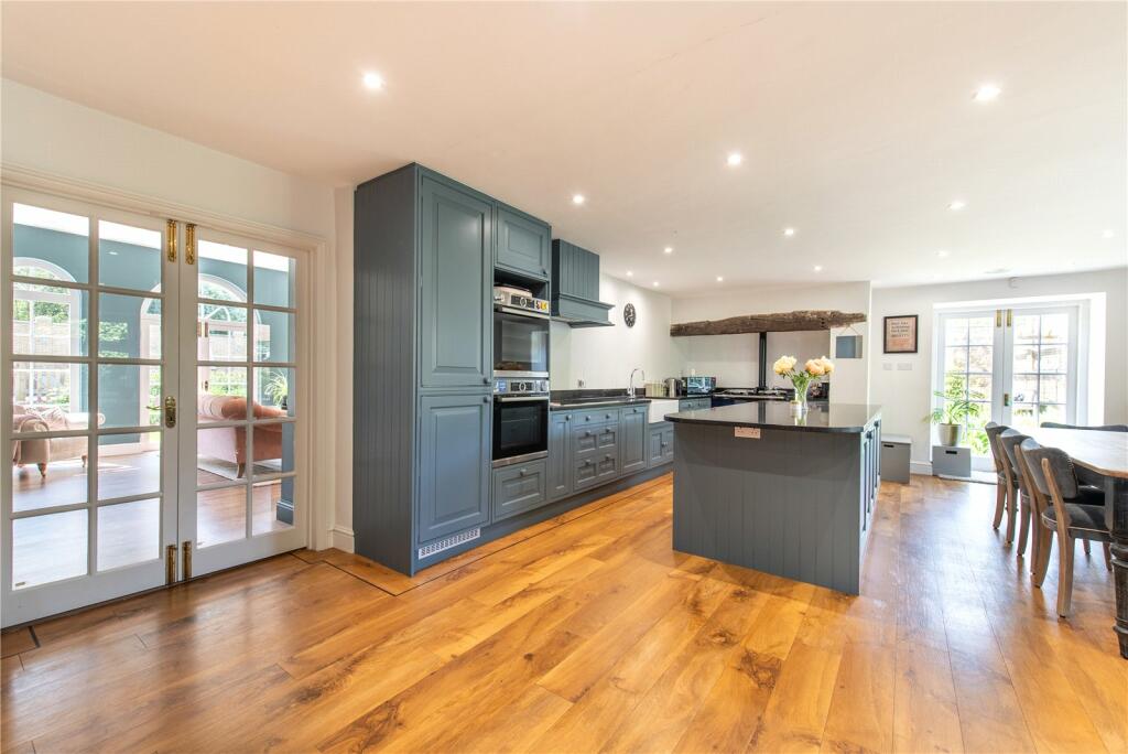 Kitchen/Breakfast Rm