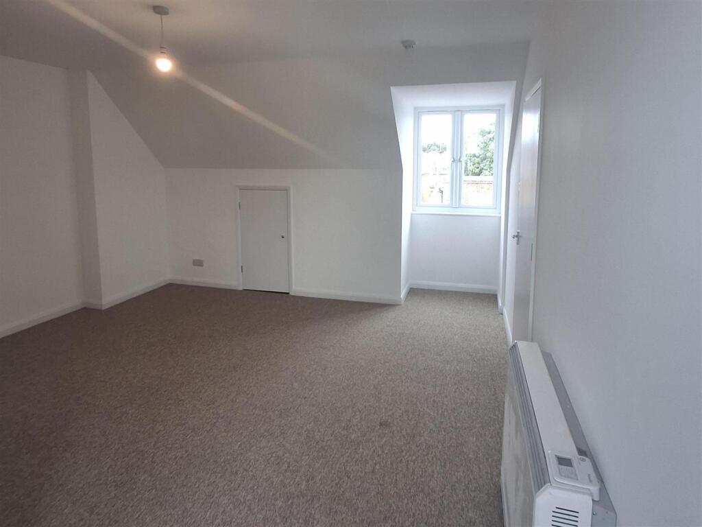 Bedroom 3.jpg
