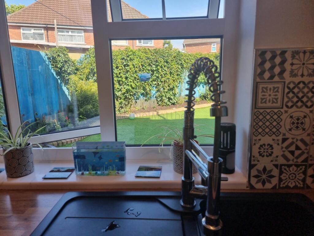 Kitchen/ Breakfast Room