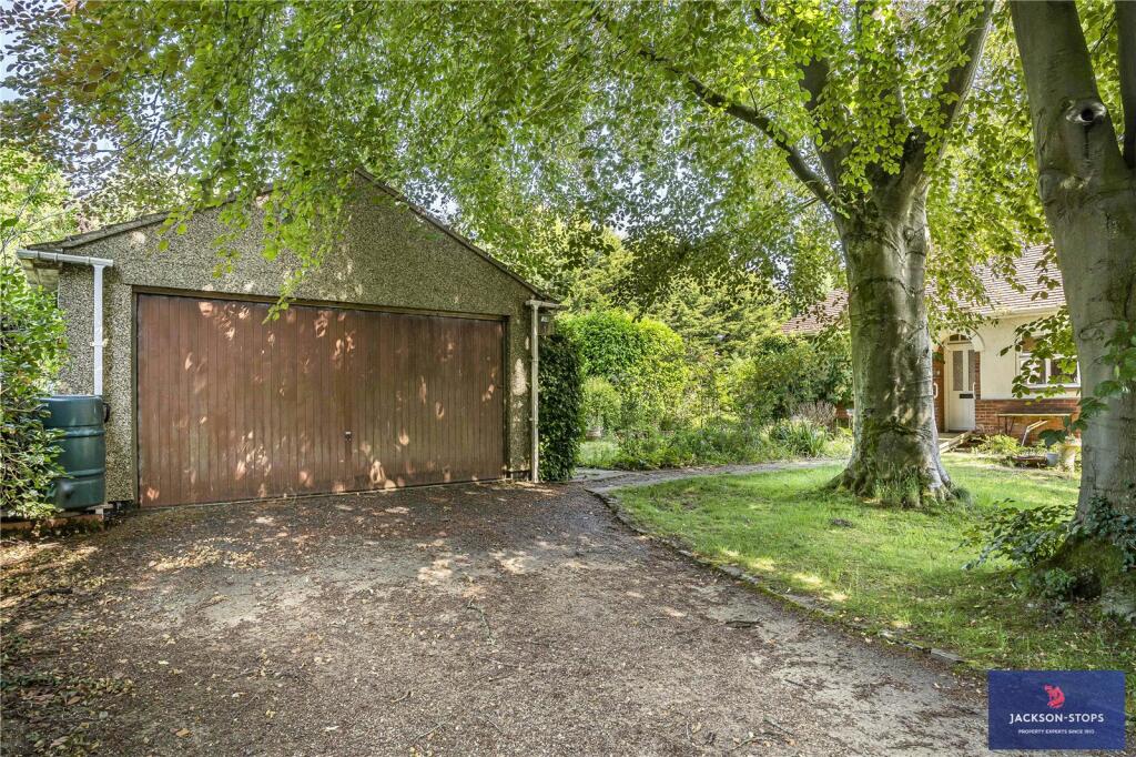 Detached Garage
