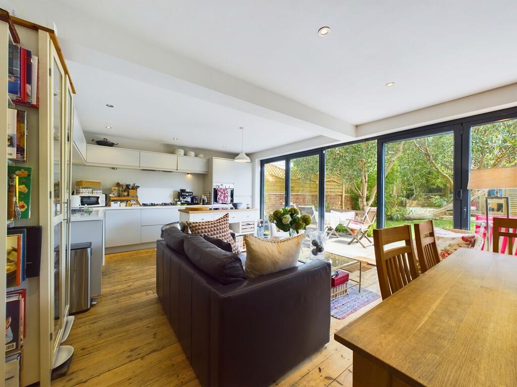 CAM03519G0-PR0112...