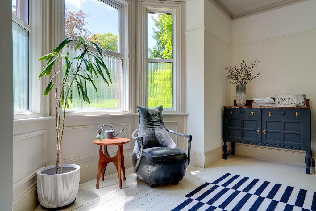 Pretty bay window