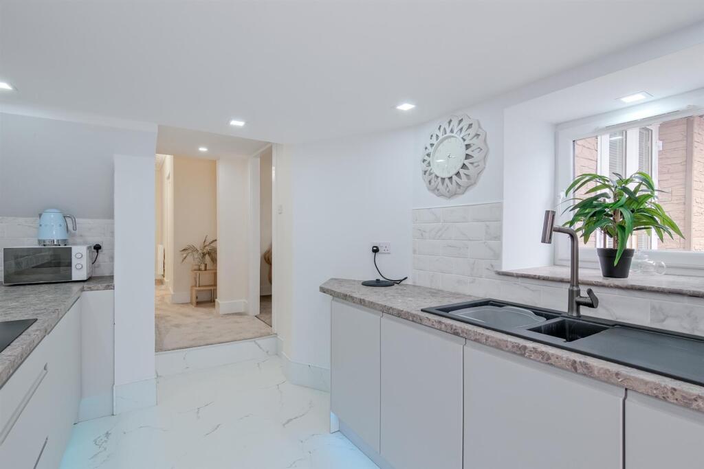 016-23 East Academy Street Wishaw, ML2 8BG.jpg