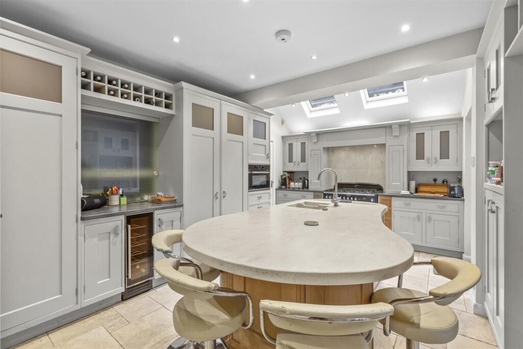 25 Marlow Rd, HP11 1TA-20.jpg