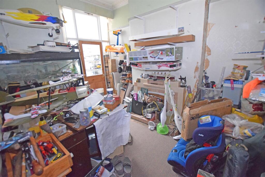 middle room.jpg