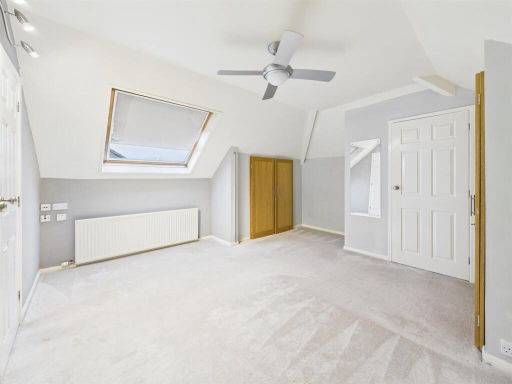 Bedroom:
