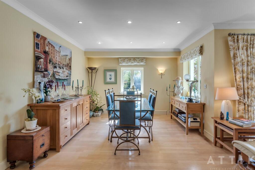 2 Hanbury Close, Halesworth IP19 8DG (37).jpg