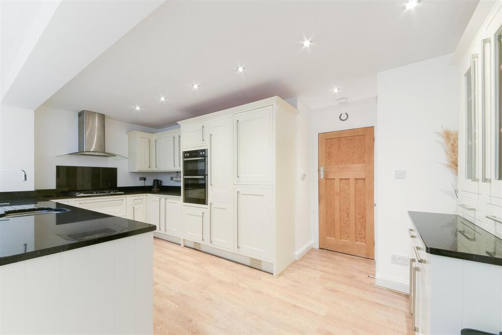 PRESTBURY CRESENT, 53- (4).jpg