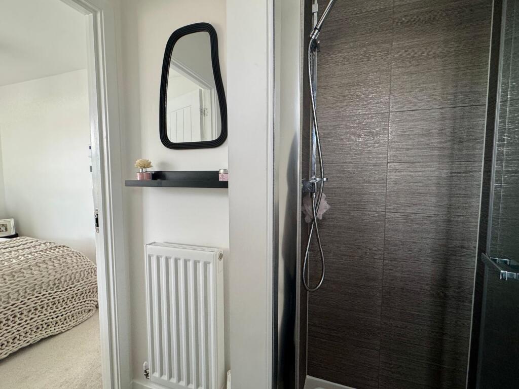 Master En-Suite