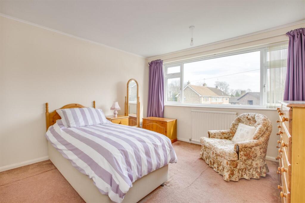 23 Dashfield Grove, Widmer End, HP15 6AJ-4.jpg
