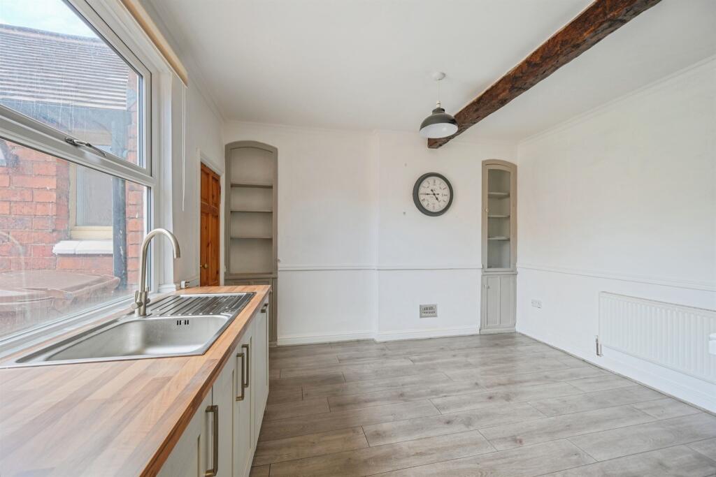 Refitted Kitchen Diner: