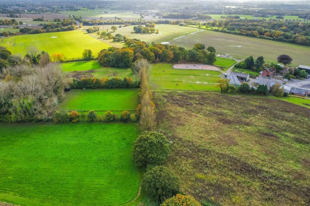 dji_fly_20241017_145946_170_1729173684193_photo_op