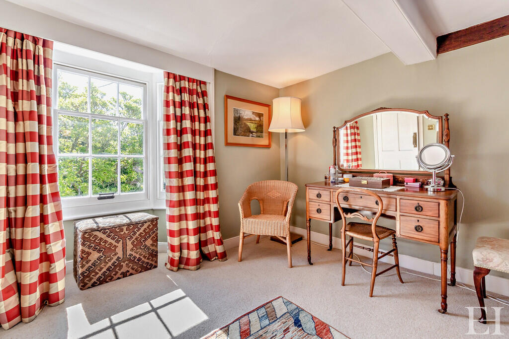 8658493-interiorW...