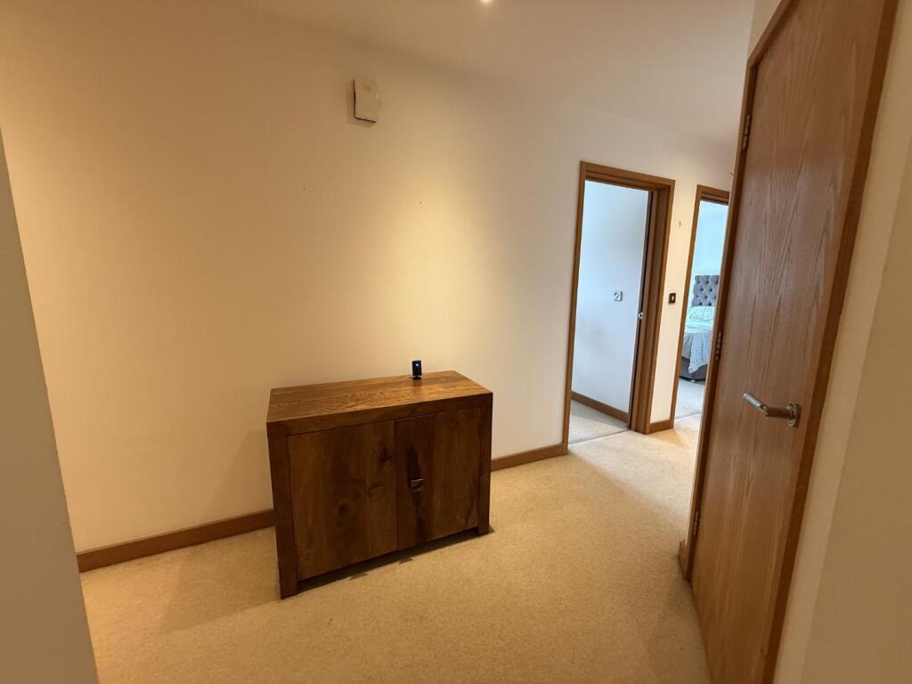 Hallway.jpg