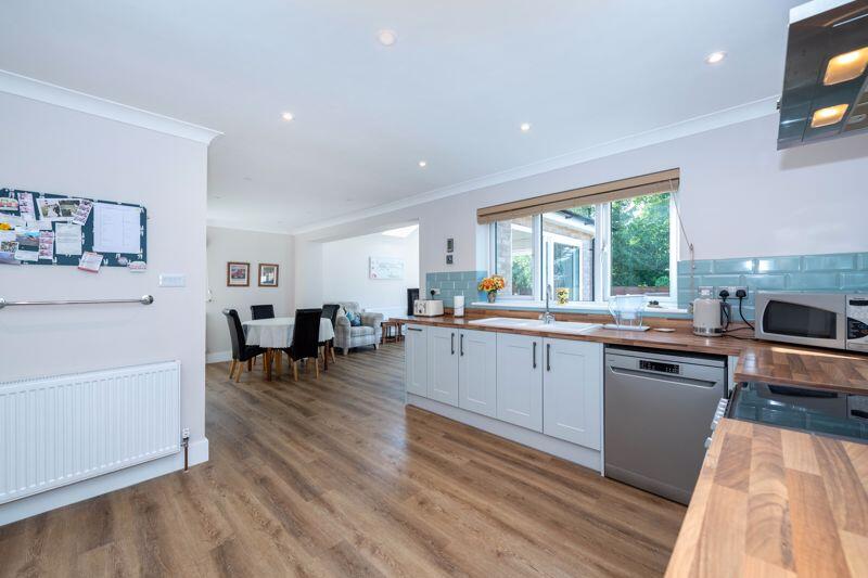 Living dining kitchen