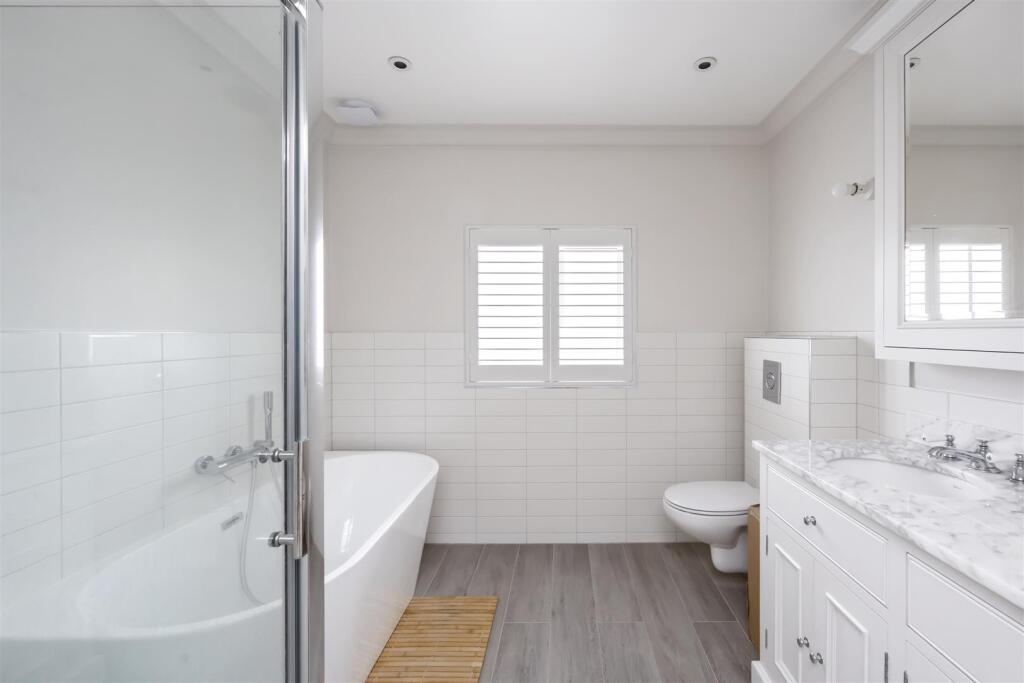 En-suite Shower/Bathroom/WC