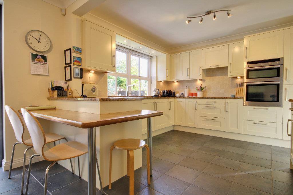 Superb bespoke Breakfast Kitchen.