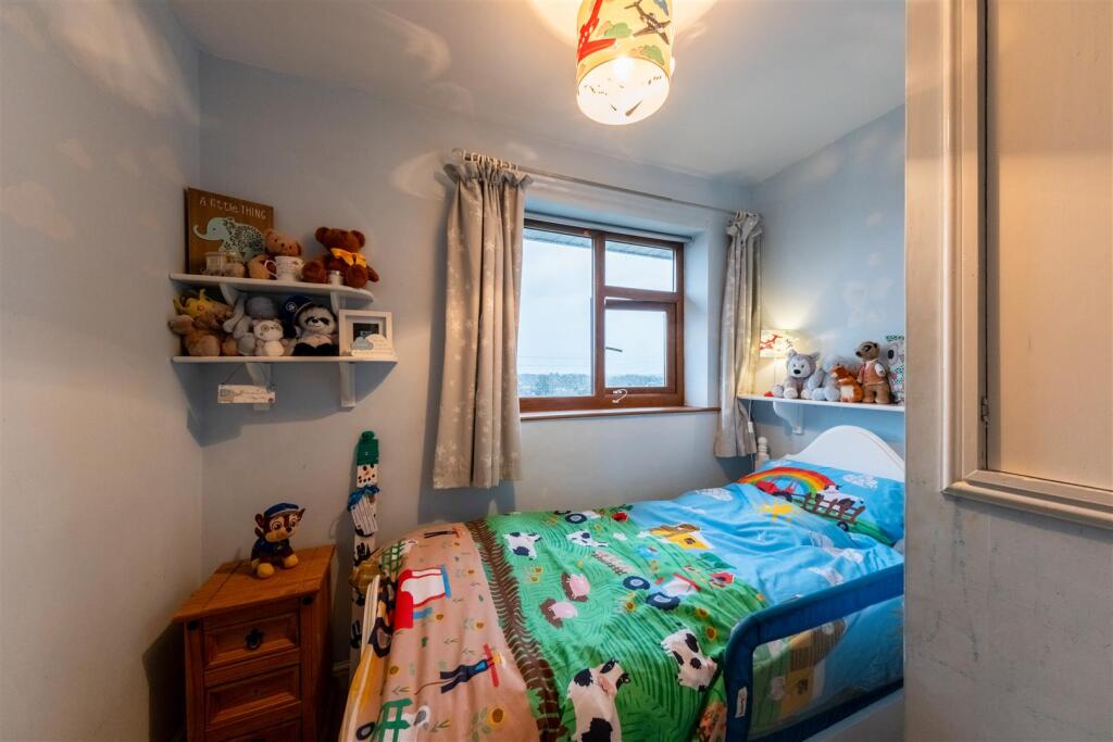 57 Oathills Drive-025.jpg