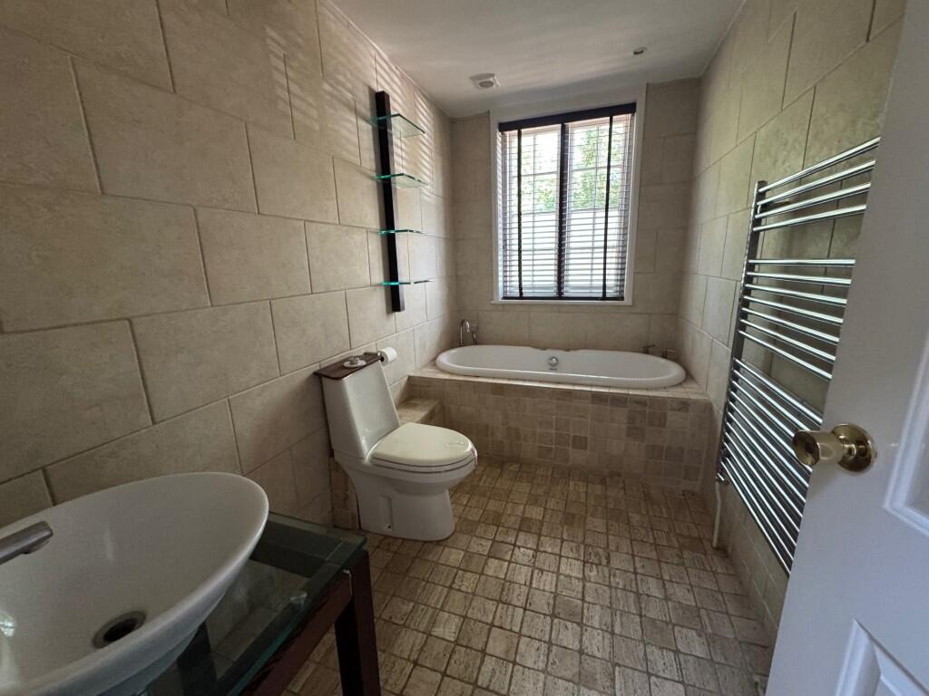 Bath  Medium  T202508141728.jpg