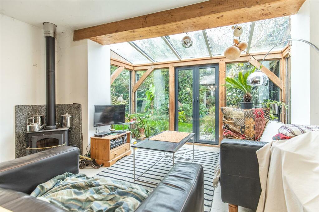 220 Littlehampton Road-16.jpg