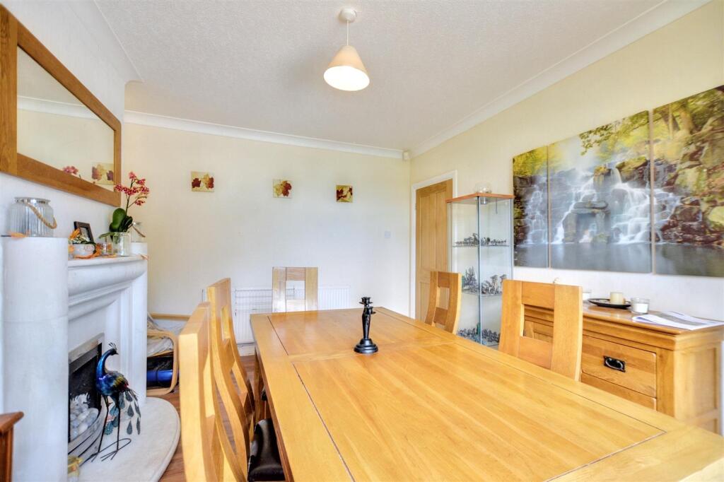 Dining Room_2.jpeg