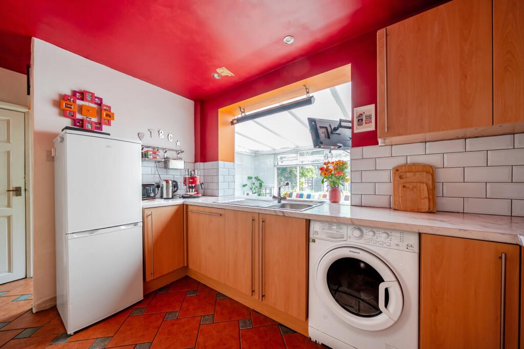 EweMove Sale Kitchen 1