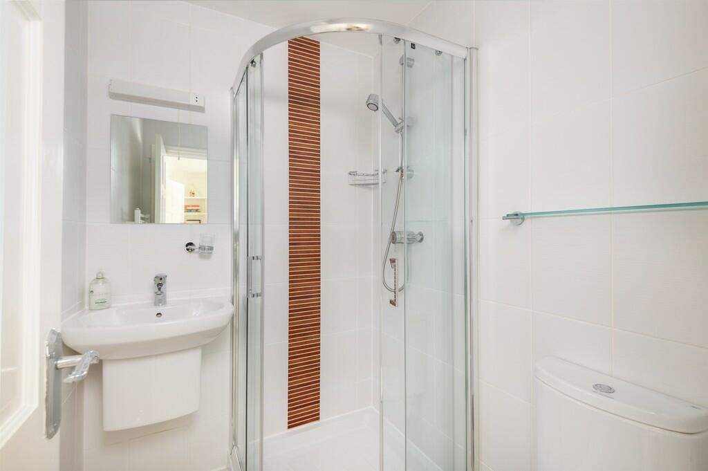 En-suite Shower R...