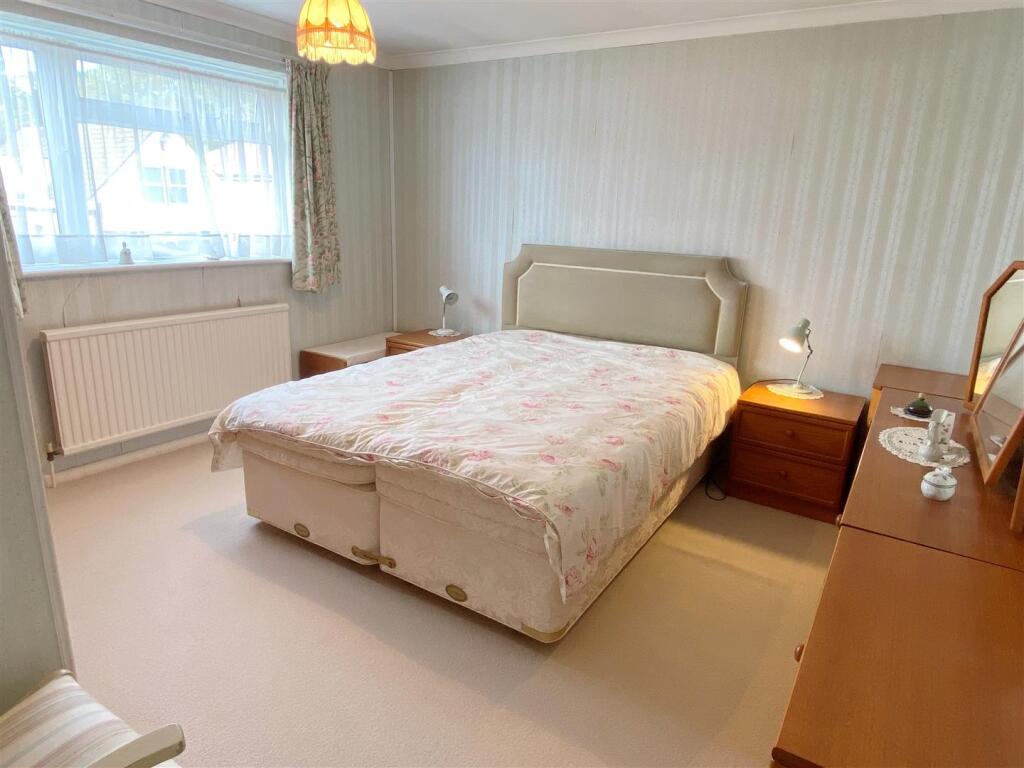 Bed 1.JPG