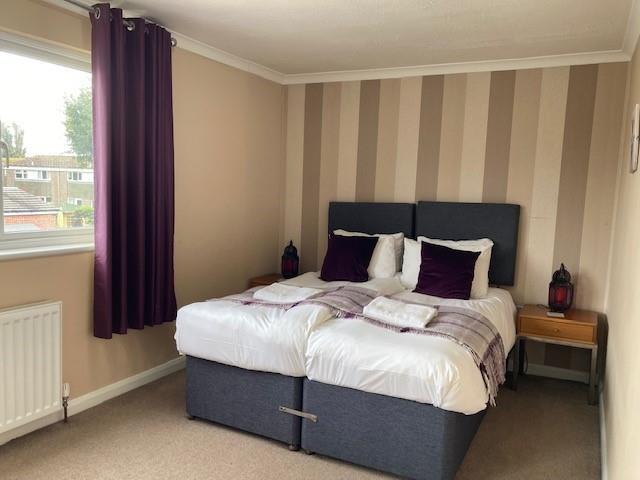 Bed 2.jpg